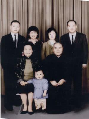 张国焘妻子晚年幸福92岁去世，王明妻子72岁与女儿合葬