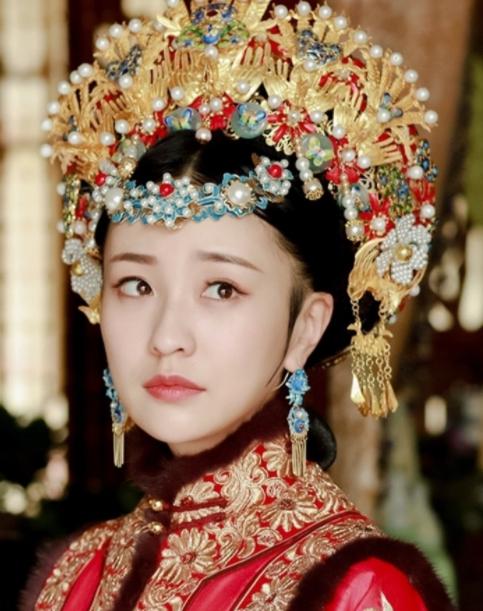 她是康熙帝最喜欢的公主，去世后穿着只有皇帝才能穿的衣服
