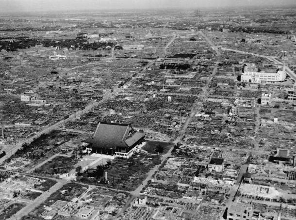 二战中，原子弹不是日军最怕的，美军这次行动一夜杀死十万日本人