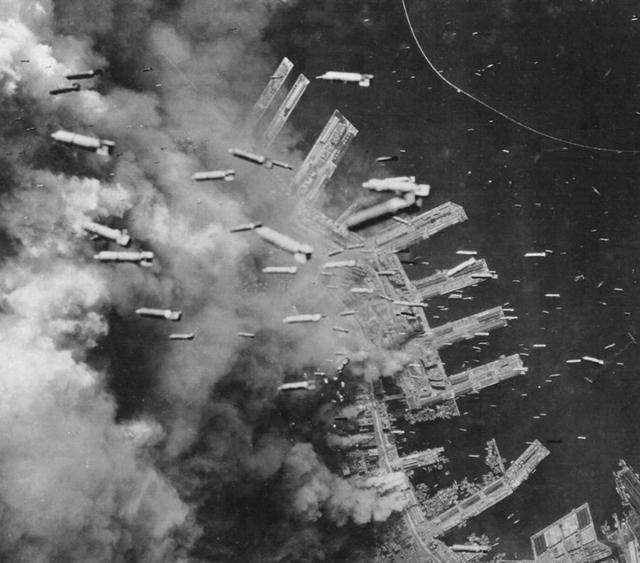 二战中，原子弹不是日军最怕的，美军这次行动一夜杀死十万日本人