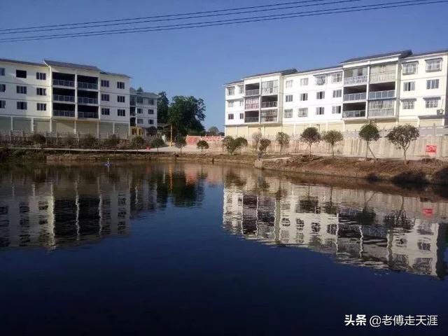 重庆梁平史上最富家族再添神秘，花园寨从塘底挖出5坨人工巨石